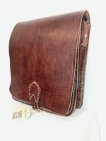 Bolso artesanal de cuero o piel marrón Légolas – La Gata Voladora