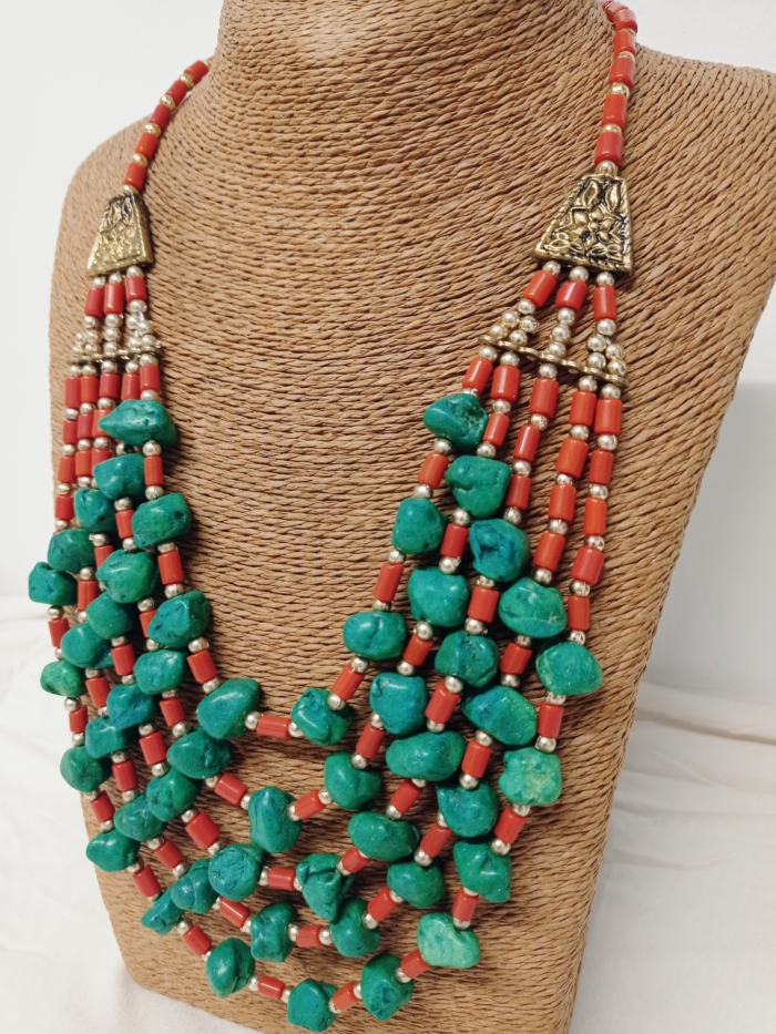 collar estilo bohemio rojo verde