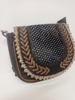 bolso de piel marrón