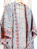 kimono de seda gris