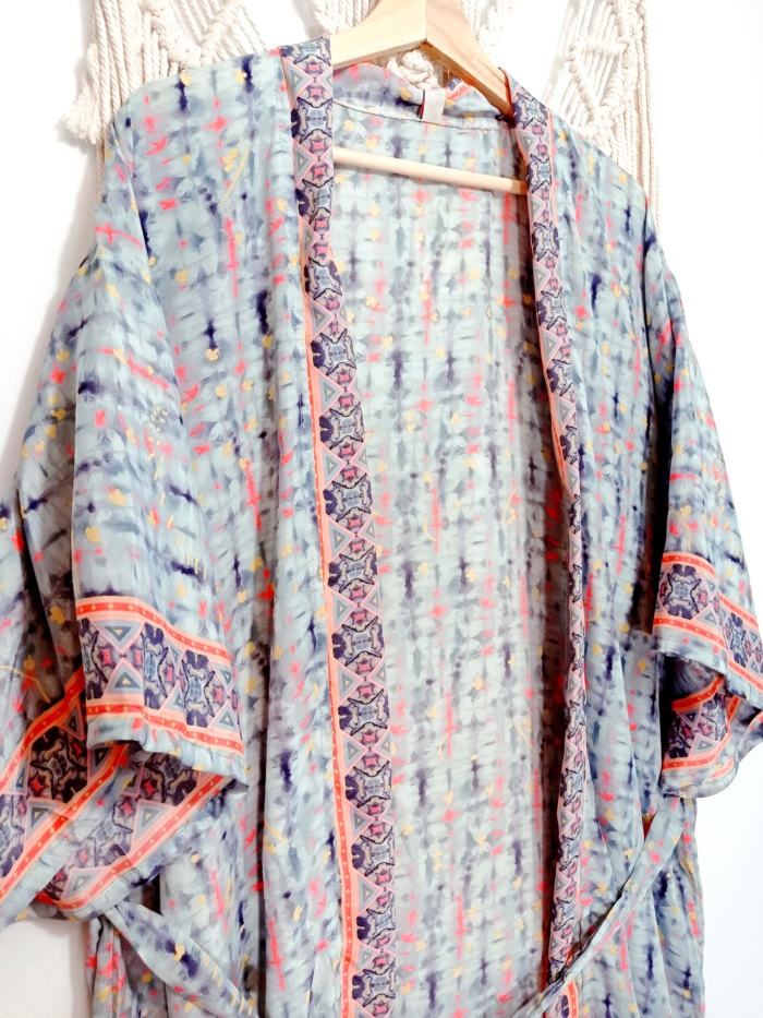 kimono de seda gris