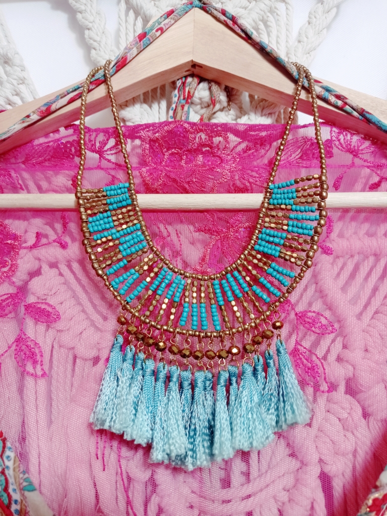 collar boho