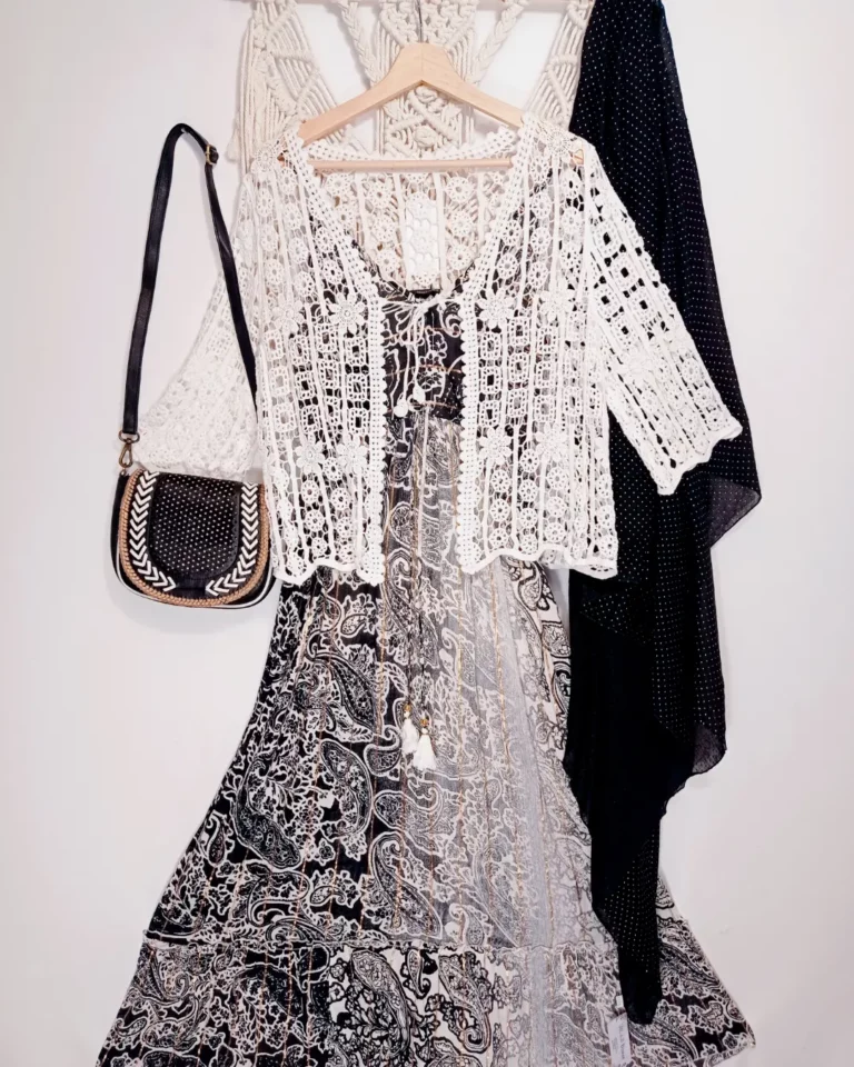 conjunto chaqueta, vestido y bolso