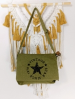 Bandolera de Tela Vintage Star verde oliva con solapa magnética y correa ajustable – La Gata Voladora