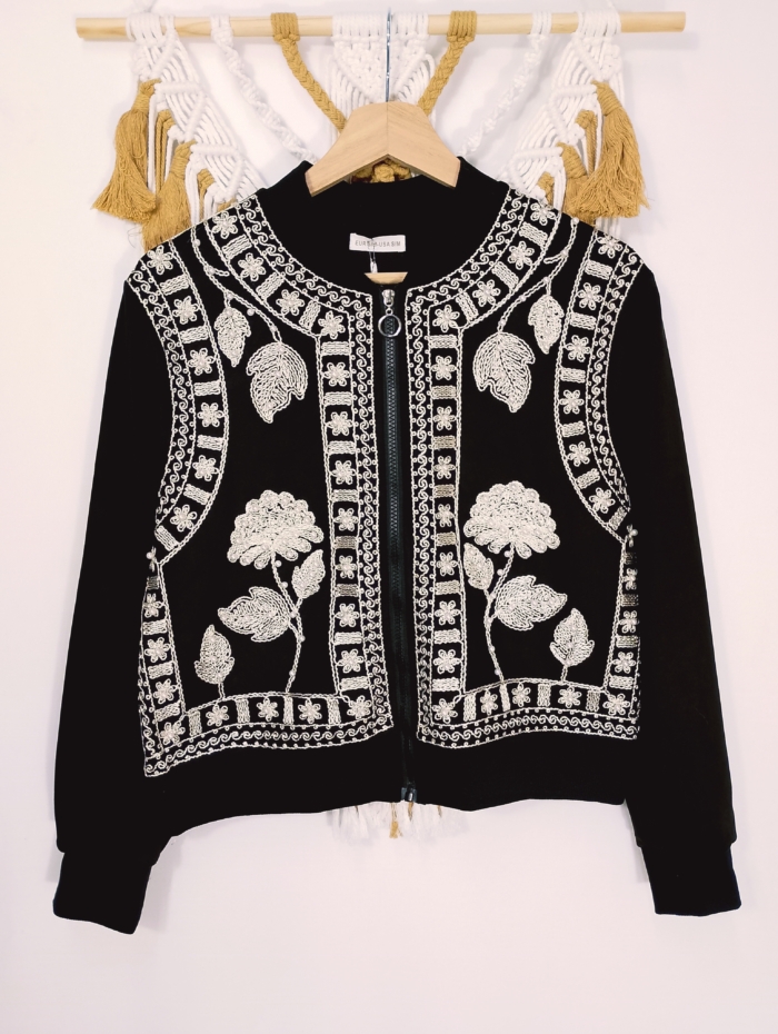 Chaqueta entretiempo con bordados