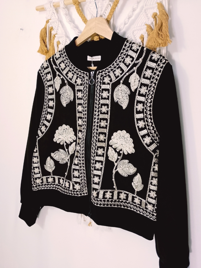 Chaqueta entretiempo con bordados