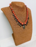 Collar Bohemio Aruna salmón estilo étnico – La Gata Voladora