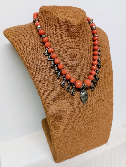 Collar Bohemio Aruna salmón estilo étnico – La Gata Voladora