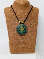 Collar Shiva Om boho chic verde – La Gata Voladora
