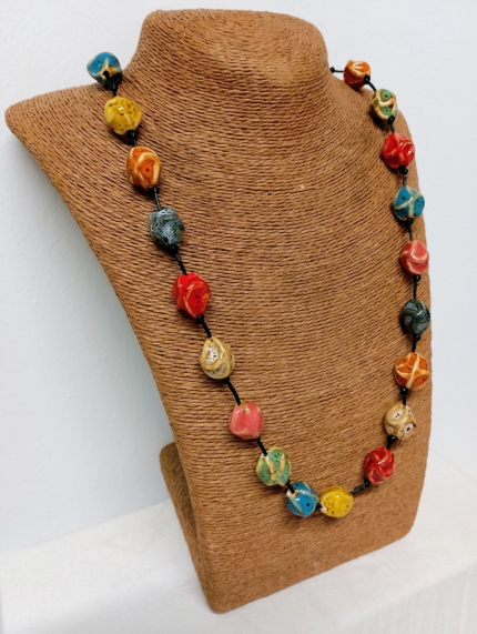 Collar de Cerámica Calima multicolor – La Gata Voladora