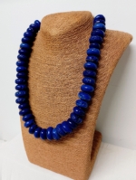 Collar Calypso azul eléctrico de piedras naturales – La Gata Voladora