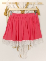 Mini falda Alma boho coral con encaje blanco