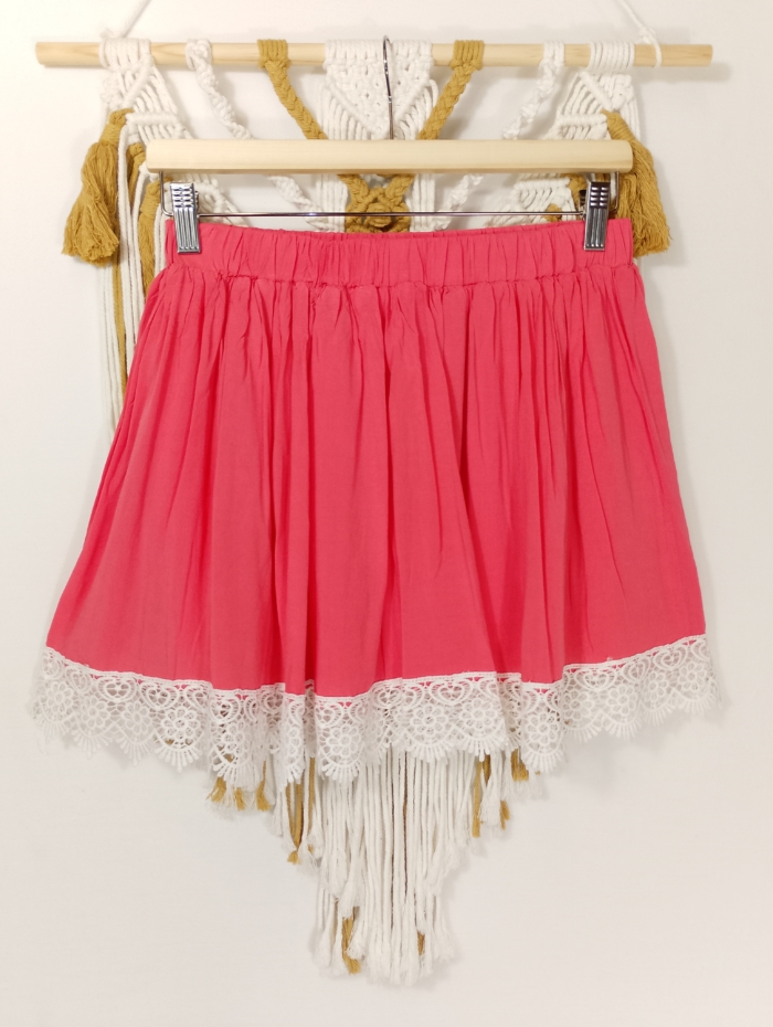 Mini falda Alma boho coral con encaje blanco