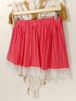 Mini falda Alma boho coral con encaje blanco