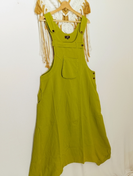 Peto Coline de algodón color lima con tirantes ajustables y bolsillos Boho – La Gata Voladora