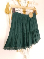 Mini falda Gaia boho chic verde con encaje