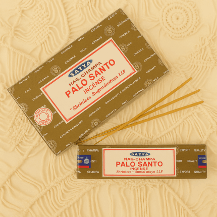 incienso Palo Santo Satya aroma madera sagrada La Gata Voladora Alpujarra Laujar de Andarax Almería