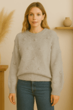 jersey estilo boho Gaia gris con pompones tejidos y estilo bohemio natural - La Gata Voladora - Laujar De Andarax