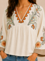 Blusa boho bordada crema mangas amplias bordados verde salvia terracota La Gata Voladora Alpujarra Almeria