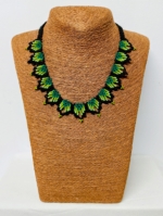 collar boho selva ancestral verde artesanal colombiano estilo bohemio La Gata Voladora Alpujarra Almería