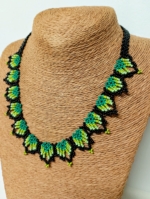 collar boho selva ancestral verde artesanal colombiano estilo bohemio La Gata Voladora Alpujarra Almería