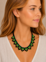 collar boho selva ancestral verde artesanal colombiano estilo bohemio La Gata Voladora Alpujarra Almería