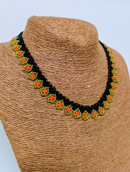 collar boho tierra viva negro verde naranja floral artesanal estilo bohemio La Gata Voladora Alpujarra Almería