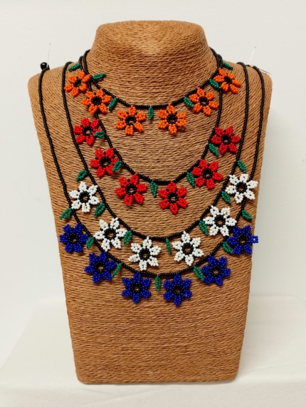 collar artesanal flores estilo boho étnico bohemio La Gata Voladora Alpujarra Almería