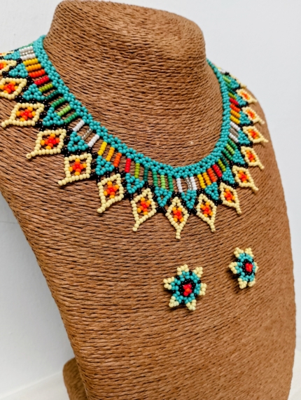 Conjunto collar pendientes luz indígena boho artesanal Colombia la Alpujarra Almeria La Gata Voladora