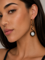 pendientes artesanales hierro forjado y vidrio fundido blancos estilo boho La Gata Voladora Alpujarra Almería