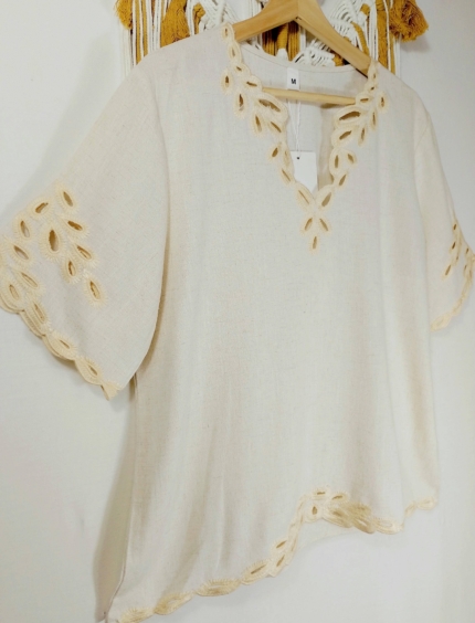 Blusa boho chic ibicenca beige algodon bordada manga corta La Gata Voladora Alpujarra Almeria