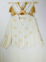 blusa bordada aura algodon boho primavera hojas beige La Gata Voladora Alpujarra Almería