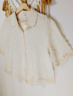 blusa algodón beige estilo boho bordada mujer La Gata Voladora Alpujarra Almería