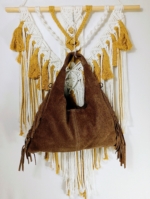 bolso piel serraje camel flecos boho La Gata Voladora Alpujarra Almería