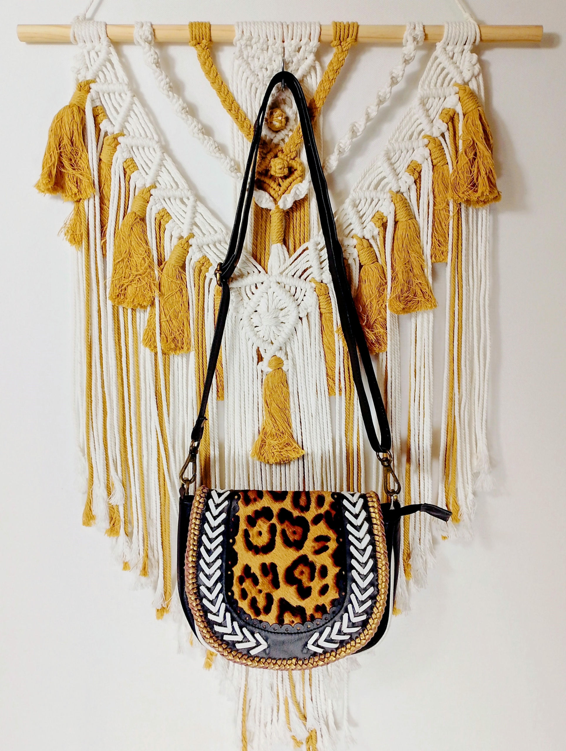 Bolso de Piel Lea detalles leopardo (1) bolso piel lea boho vintage leopardo La Gata Voladora Alpujarra AlmerÃa