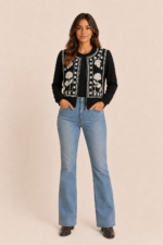 Chaqueta boho negra bordados florales estilo boho chic mujer La Gata Voladora Alpujarra Almeria