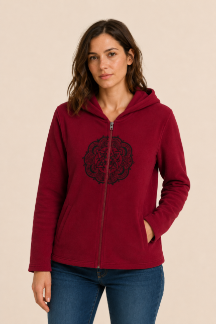 Chaqueta forro polar burdeos bordado mandala unisex boho La Gata Voladora Alpujarra Almeria