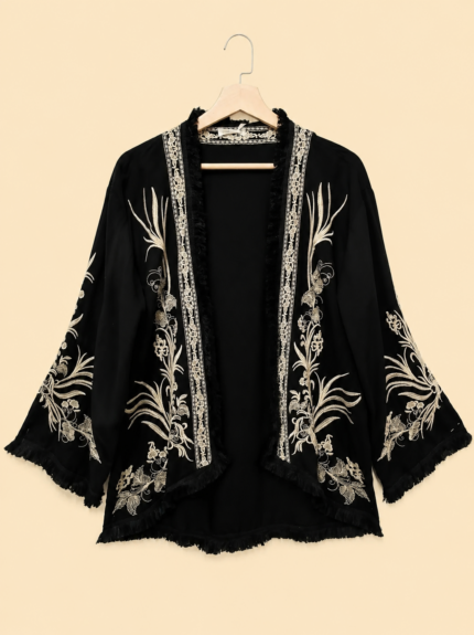chaqueta kimono negra bordada estilo bohemio la gata voladora alpujarra almeria