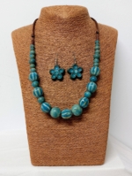 conjunto cerámica flora boho collar pendientes flor azul artesanal La Gata Voladora Alpujarra Almeria
