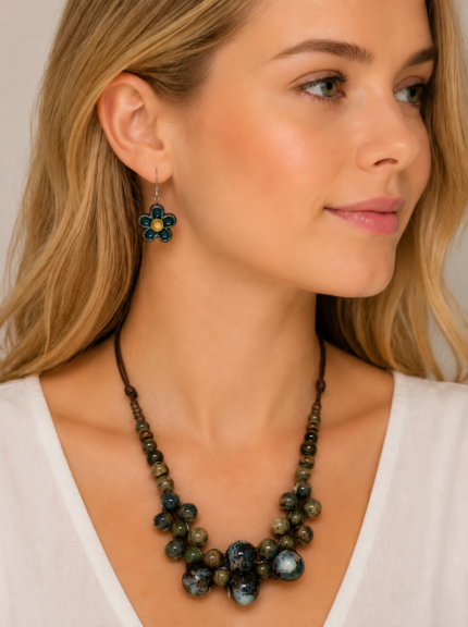 conjunto ceramica boho chic collar pendientes flor La Gata Voladora Alpujarra Almería