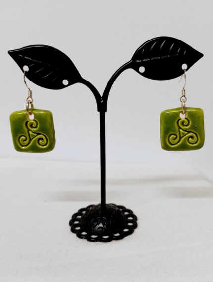 pendientes cerámica trisquel boho artesanales esmaltados La Gata Voladora Alpujarra Almería
