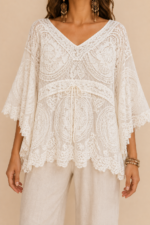 poncho boho chic encaje blanco mangas acampanadas estilo boho La Gata Voladora Alpujarra Almeria