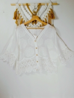 top bordado floral blanco estilo ibiza boho La Gata Voladora Alpujarra Almería