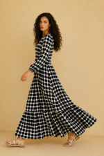 Vestido largo lunares negro manga larga estilo flamenco La Gata Voladora Alpujarra Almeria