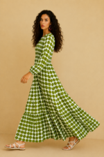 Vestido largo lunares verde manga larga estilo flamenco La Gata Voladora Alpujarra Almeria