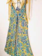 vestido seda ibicenco mujer estampado tirantes finos look verano boho La Gata Voladora Alpujarra Almería