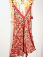 vestido seda ibicenco mujer estampado tirantes finos look verano boho La Gata Voladora Alpujarra Almería