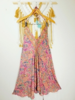 vestido seda ibicenco mujer estampado tirantes finos look verano boho La Gata Voladora Alpujarra Almería