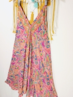vestido seda ibicenco mujer estampado tirantes finos look verano boho La Gata Voladora Alpujarra Almería