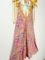 vestido seda ibicenco mujer estampado tirantes finos look verano boho La Gata Voladora Alpujarra Almería